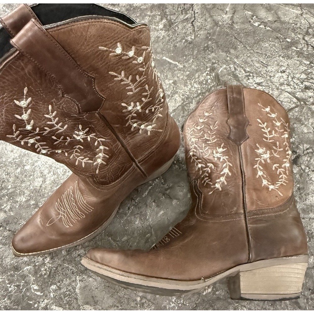 Sterling River Womens Leather Snip Toe Embroidered Embellished Western Boots 10